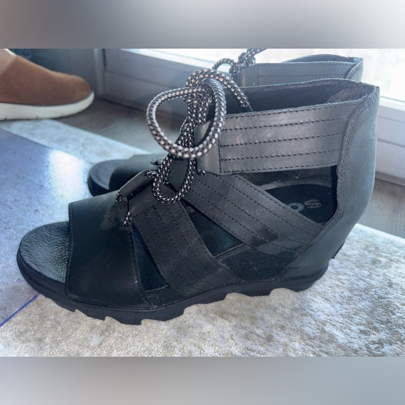 Sorel Joanie II Cage Wedge Sandal Black Size8 - Picture 2 of 5